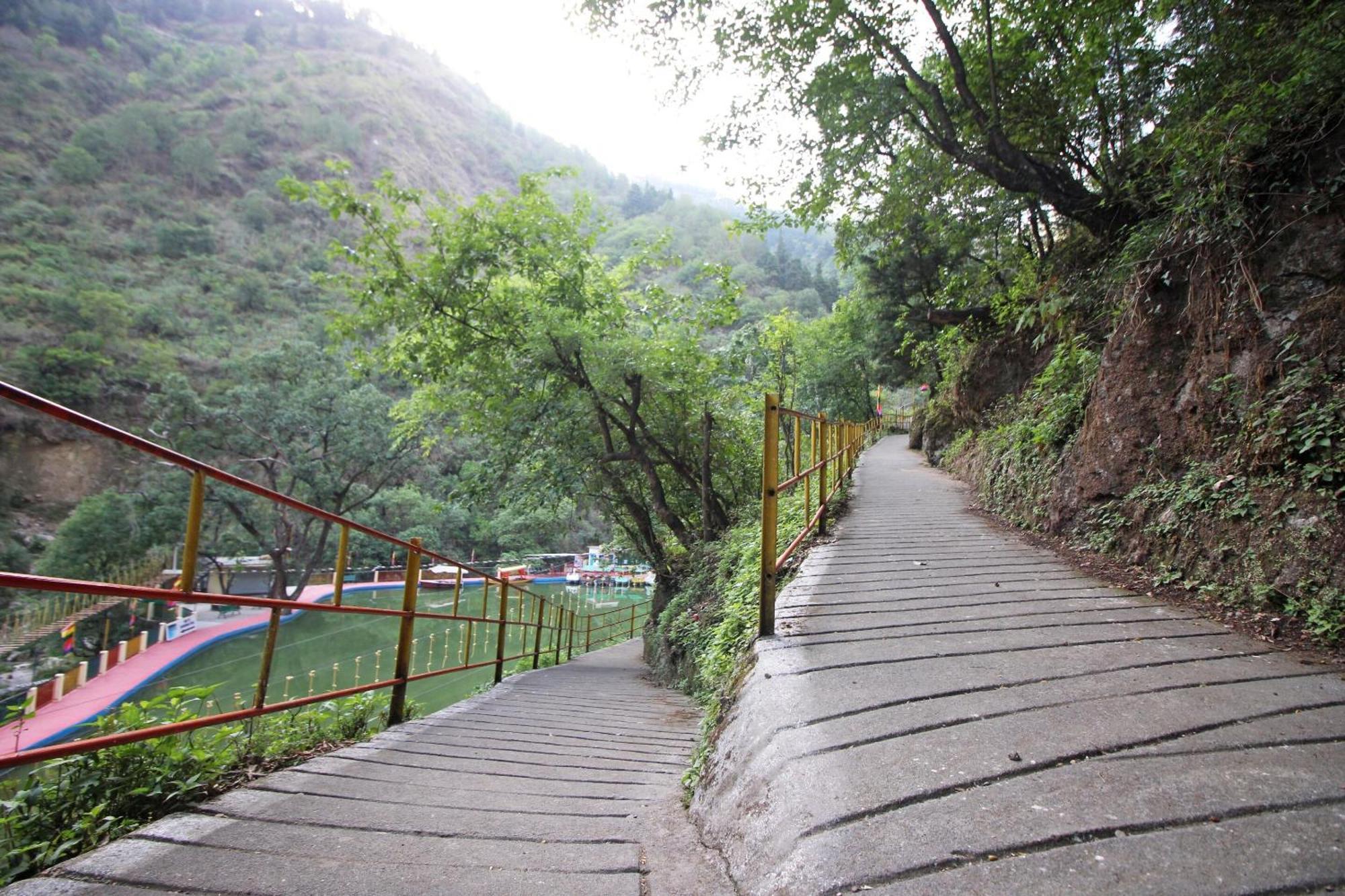 Hotel O Kempty Lake Adventure Resort Mussoorie Zewnętrze zdjęcie